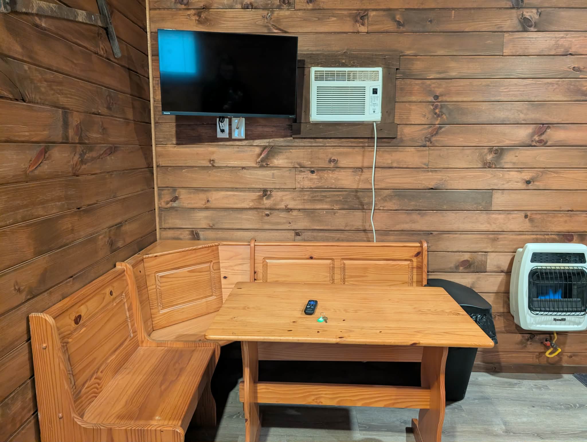 Outlaw Cabin Image 1